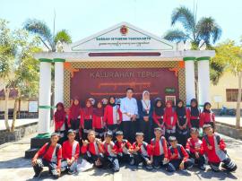 SDN Tepus I Kelas IV Belajar Pemerintahan Kalurahan melalui Outing Class